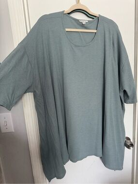Chic Soul plus-Size Scoop Neck Short Sleeve flowy tunic top